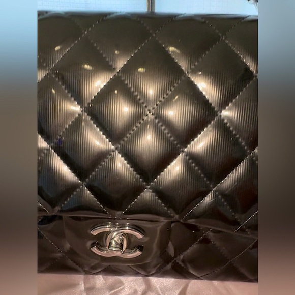 EUC Chanel JUMBO Double Flap Striated Green Quilted Patent Leather Shoulder Bag - Picture 6 of 16